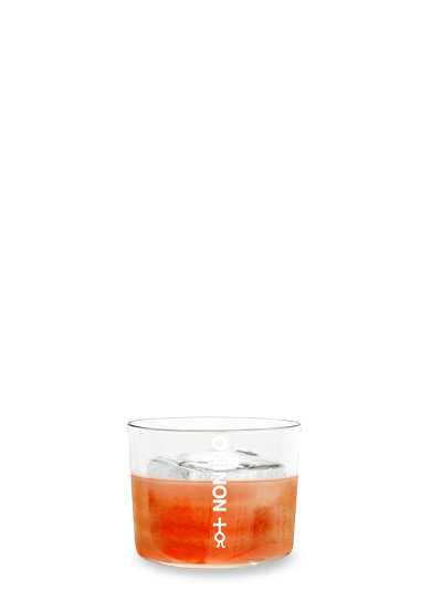 Il Chinotto Negroni è un cocktail con Grappa Nonino Monovitigno® Moscato creato dalla star della mixology internazionale Monica Berg.