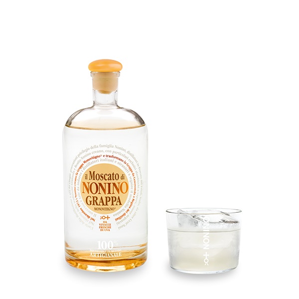 Il Jasmine Gimlet è un cocktail con Grappa Nonino Monovitigno® Moscato creato dalla star della mixology internazionale Monica Berg.