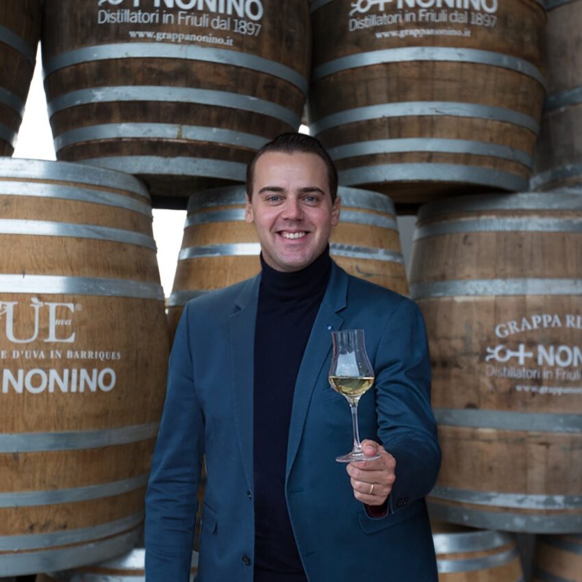 Preparatevi alla Masterclass di Simone Caporale “Create creativity… Grappa Nonino as a Primer of creativity at Sips” (Sips Barcelona è appena stato eletto Migliore Bar del Mondo!)”! Vi aspettiamo il 7 Novembre alle 12:30 a Athens Bar Show per riscoprire il distillato italiano per eccellenza come pura forma di fantasia liquida!